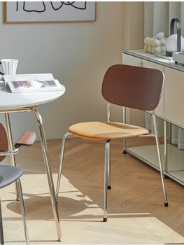 Стол-маса за хранене, стол, Скандинавски модерен минималистичен Стол за домашно грим от масивно дърво с подлакътник, Желязо Дизайнерски мебели за Трапезария