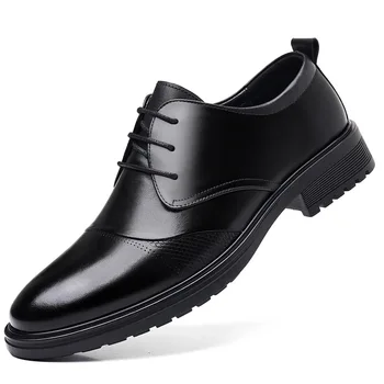 Модерен мъжки модел обувки от естествена кожа, пролетно-есенна ежедневни мъжки офис обувки дантела с остър чучур и меки подметки за междуградски пътувания