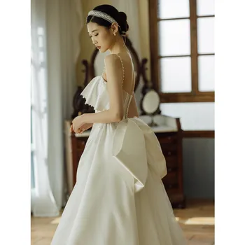 2023 Ново Сватбена рокля, Атласное Малко Изискан Ретро Просто Сватбена рокля на бретелях от Хепбърн