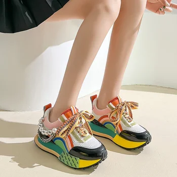 Нова Декоративна дамски вулканизированная обувки дантела с переливающейся перлената на веригата, Женски маратонки на платформа, дамски обувки Botas Mujer 2023